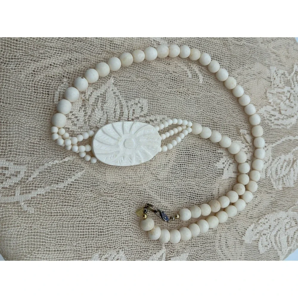1980s Karla‎ Jordan Natural Stone Beaded Necklace Carved Medallion Cream #4524